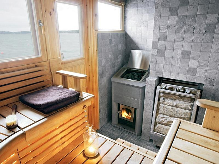 Банная печь с маленькой дверцей и огнеупорным стеклом